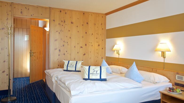 Zimmer West- und Südseite.jpg