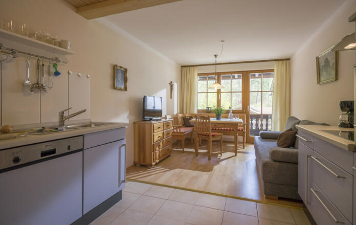 Küche und Essbereich in der Ferienwohnung Schwarzenberg