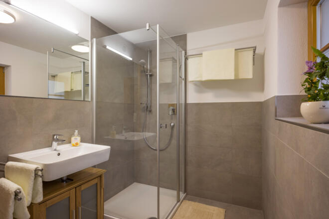 Badezimmer in der Ferienwohnung Wildbarren