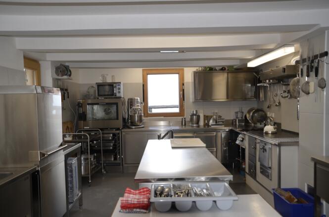 Blick in die Hüttenküche, wo die Köstlichkeiten erschaffen werden