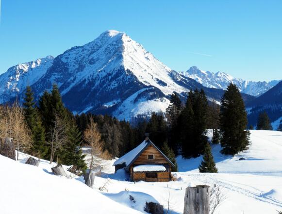 JHtt. Schmiedalm 1323m mit Gr. Pyhrgas