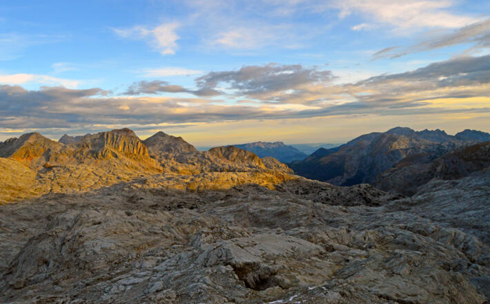 Der Tag erwacht am Wildalmkirchlbiwak
