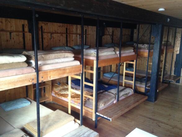 Geräumige Lager-Schlafpläze