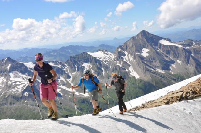 Aufstieg Richtung Wiesbachhorn auf dem Kaindlgrat Ab Juli oft eisfrei