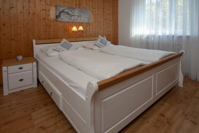k-15024_fewo2_0968-schlafzimmer_jtanner