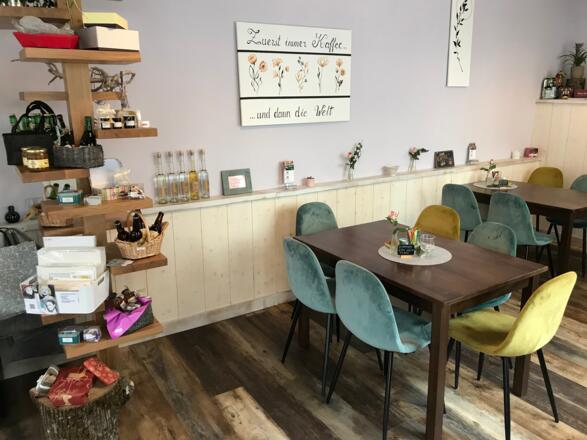 Sitzbereich im CafeLaden in Bad Goisern am Hallstättersee