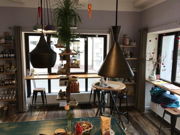 Kleiner Sitzbereich im CafeLaden in Bad Goisern am Hallstättersee