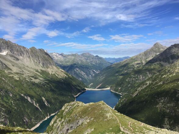 Sonntaglahnerkopf vorm Stausee Zillergrund
