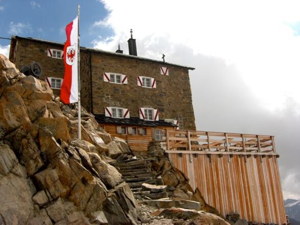 Roter Adler (Tirol) vor Brandenburger Haus