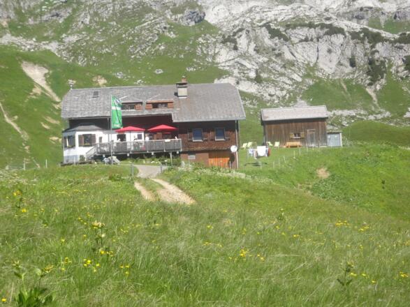 Die Hütte von der Südseite