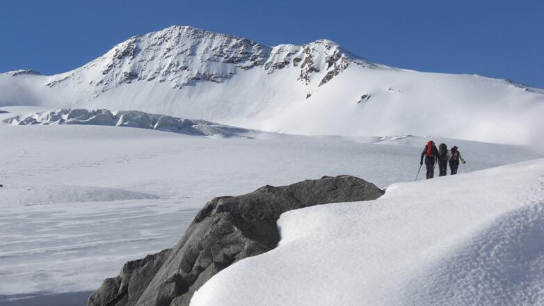 Am Weg zum Wuetenkarsattel. In Hintergrund der Windacher Daunkogel