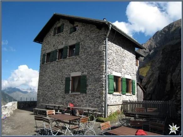 Frederic-Simms-Hütte