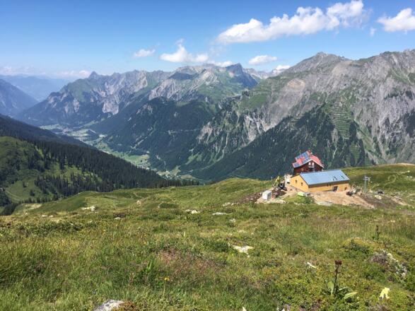 Kaltenberghütte mit neuem Nebengebäude