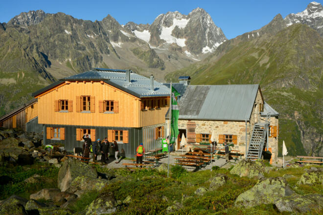 Die "neue" Rüsselsheimer Hütte fügt sich auch nach dem Umbau harmonisch in die Landschaft ein