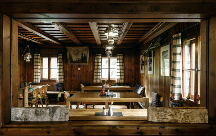 Die gemütliche Stube der Oberlandhütte