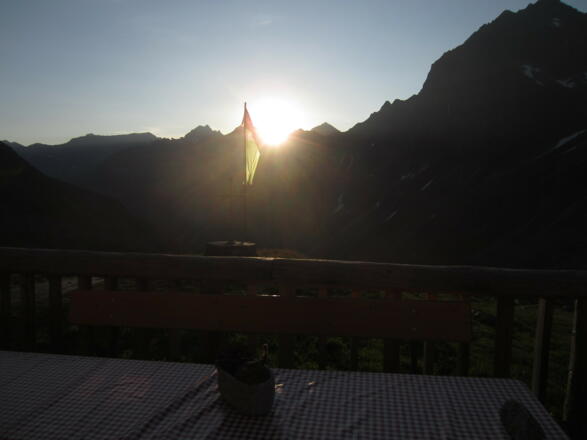 Sonnenaufgang auf der Darmstädter Hütte