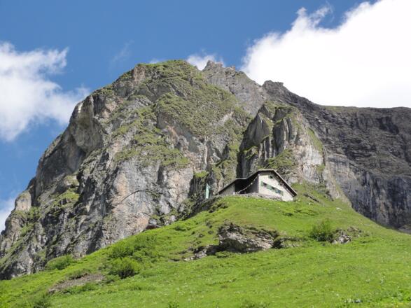 Simmshütte vom Aufstiegsweg