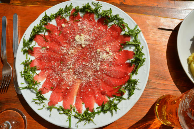 Besondere leckere Spezialität: Steinbock-Carpaccio