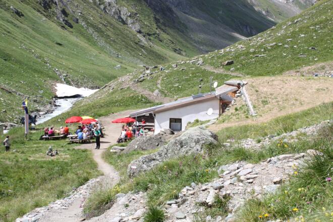 Clarahütte mit Terasse