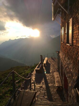 Zur Ruhe kommen vor der Kaltenberghütte