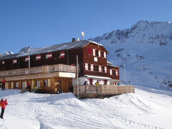 Vernagthütte Winteransicht