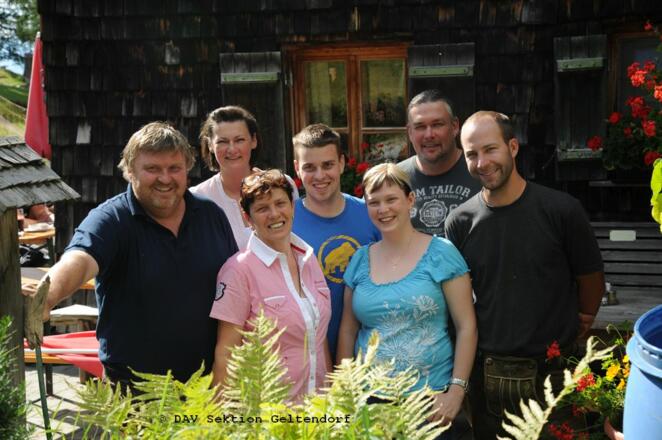 Das Hüttenteam heißt Euch herzlich willkommen