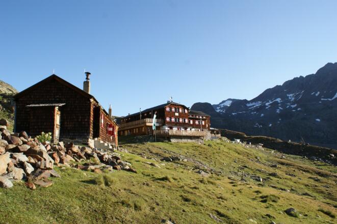 Vernagthütte mit Winterraum