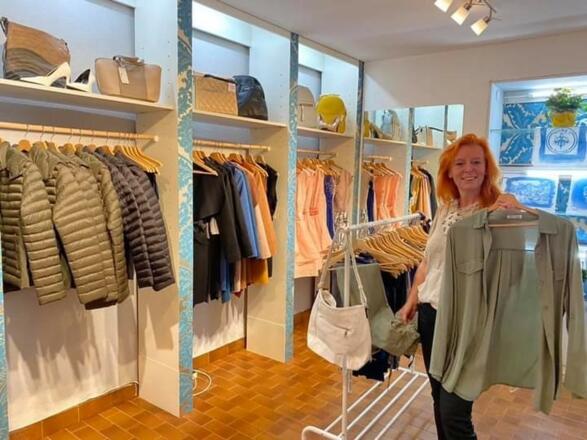 Mona&#039;s Boutique