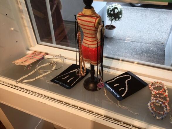 Mona&#039;s Boutique