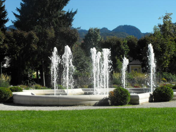 Entspannen Sie sich in der Schönheit und Ruhe der Kurpark Bad Ischl