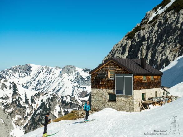 Fritz-Pflaum-Hütte im Winter
