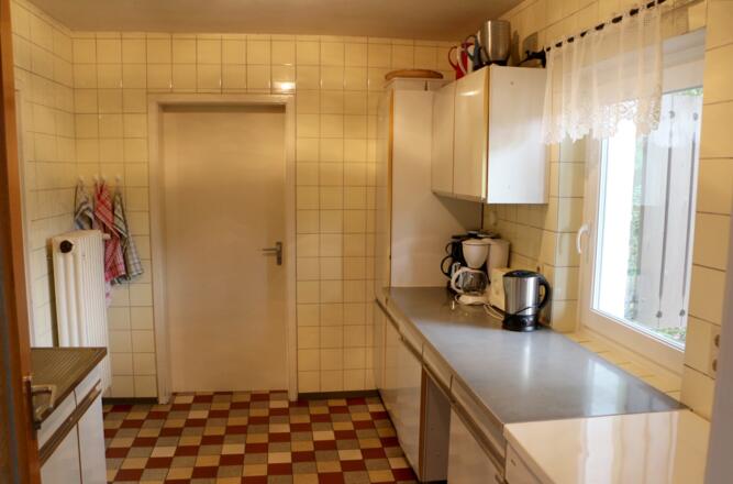 Voll ausgestattete Küche