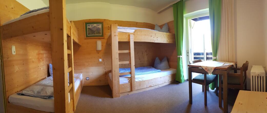 Eines von vielen gemütlichen Zimmern in Haus Hammer