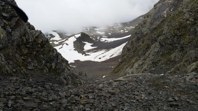 Zischenscharte mit Blick ins hintere Gleirschtal.