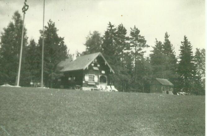 Braunberghütte mit Hiashütte (rechts) 1953