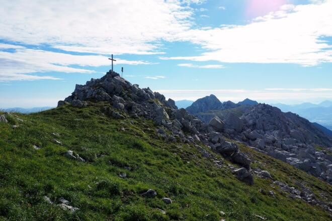 Kreuz 2.174m in Sicht