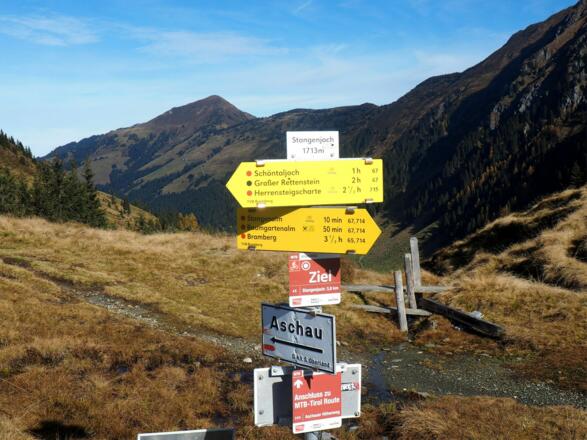 Wegtafeln am Stangenjoch 1713m