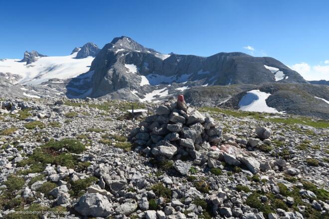 Gipfel Mittlerer Ochsenkogel mit Blick aufs Hohe Kreuz