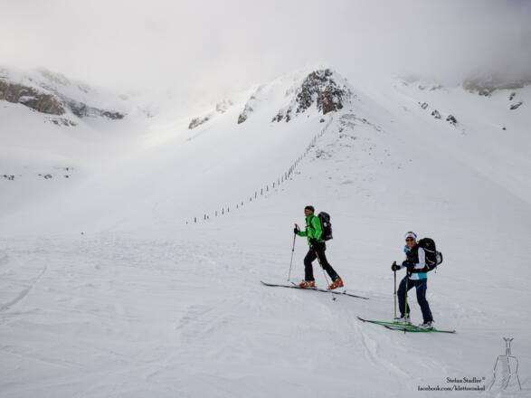 Skibergsteiger am Kalbenjoch
