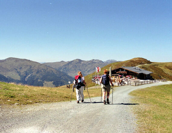 Gemütliche Einkehrmöglichkeit bei der Panorama Alm