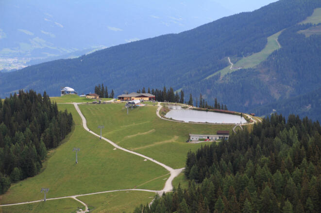 Blick vom Gipfel zur Grafenbergbahn