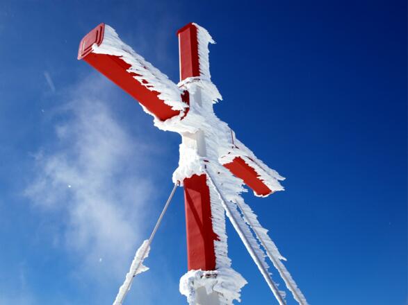 Raureif am Gipfelkreuz 2388m