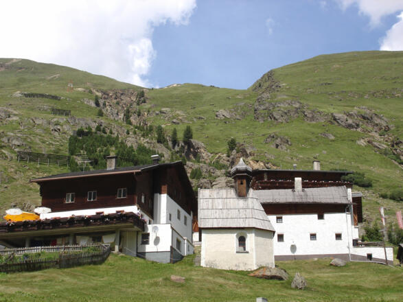 Die bekannten Rofenhöfe auf 2.014 m