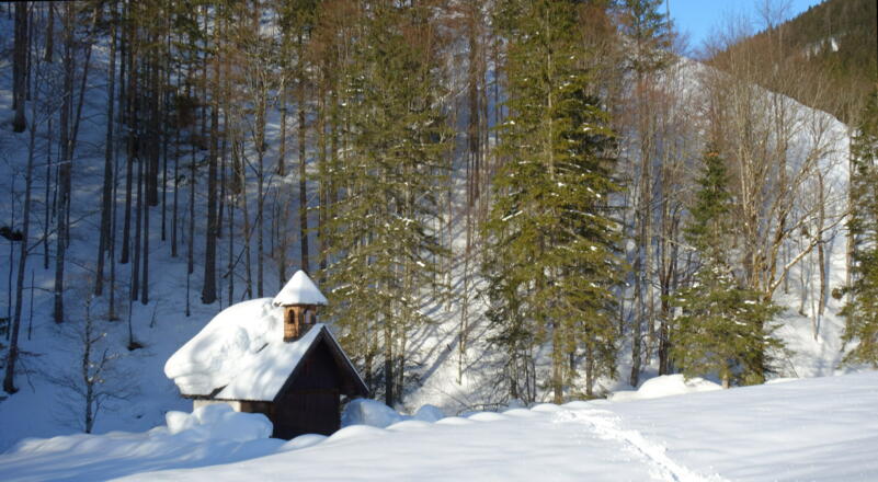 Rotkreuz-Kapelle ~845m