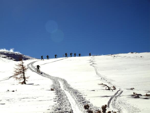 Wegteilung 1955 m, Tourengeher zum Warscheneck