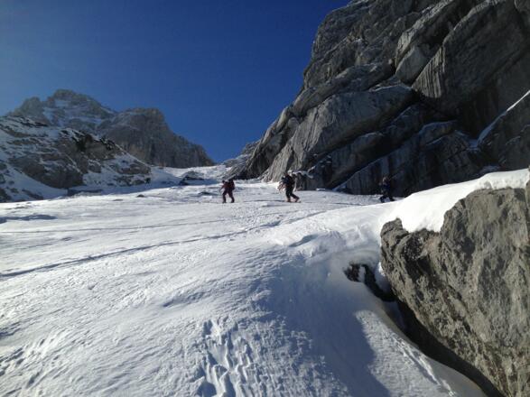 Die Schotterfelder unterhalb der Welser Hütte sind meist gut mit Schi begeh- und befahrbar.