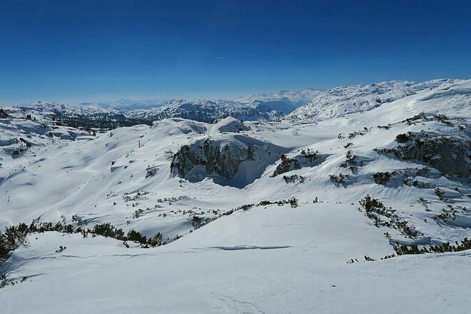 Ganz hinten das Dachsteingebirge