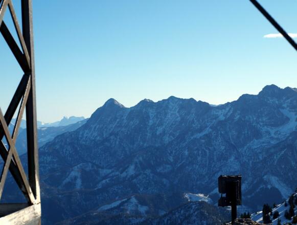 Kasbergkreuz 1747m mit Blick zum Prielkamm