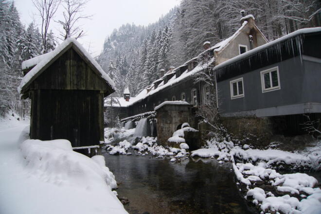 Altes Sensenwerk wird durch Wasser mit Energie versorgt