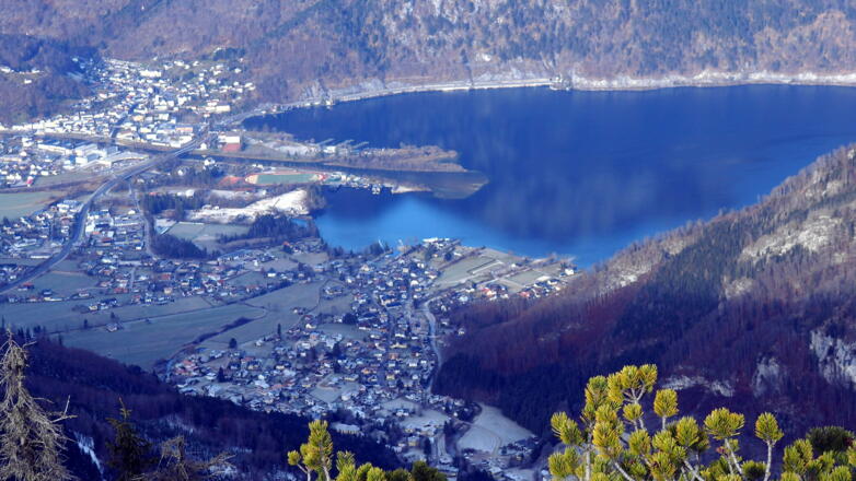Ebensee mit Trauneinmündung, Tiefblick